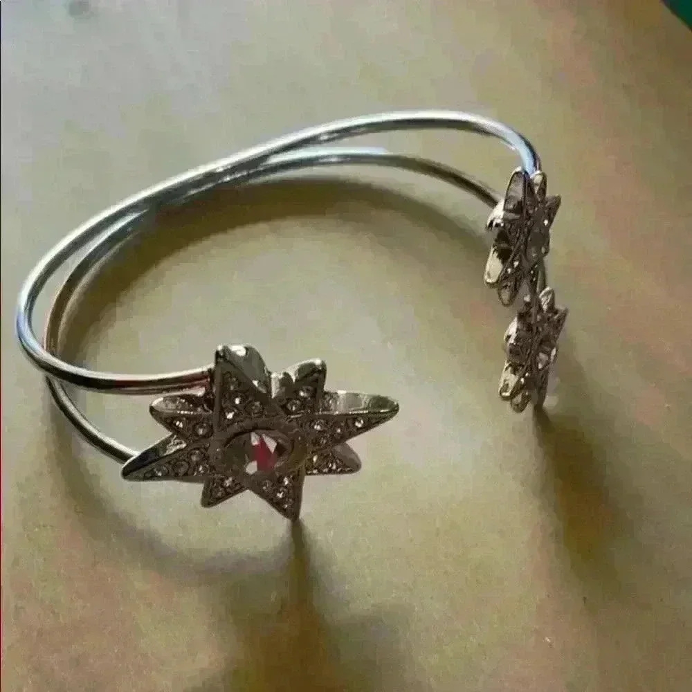 🏖️ Summer Jewelry Sale!! Cuff bracelet Silver stars ✨ - Picture 8 of 8